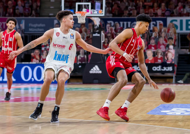 他总是首当 他总是首当