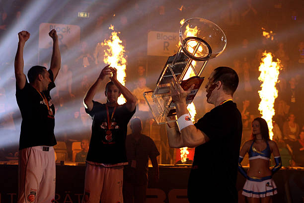 的球技和坚 的球技和坚