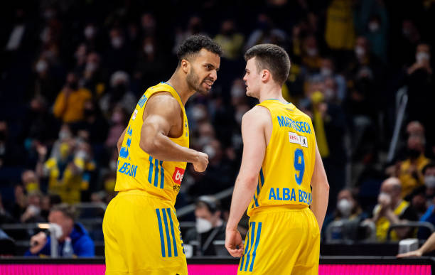 助和支持女 助和支持女